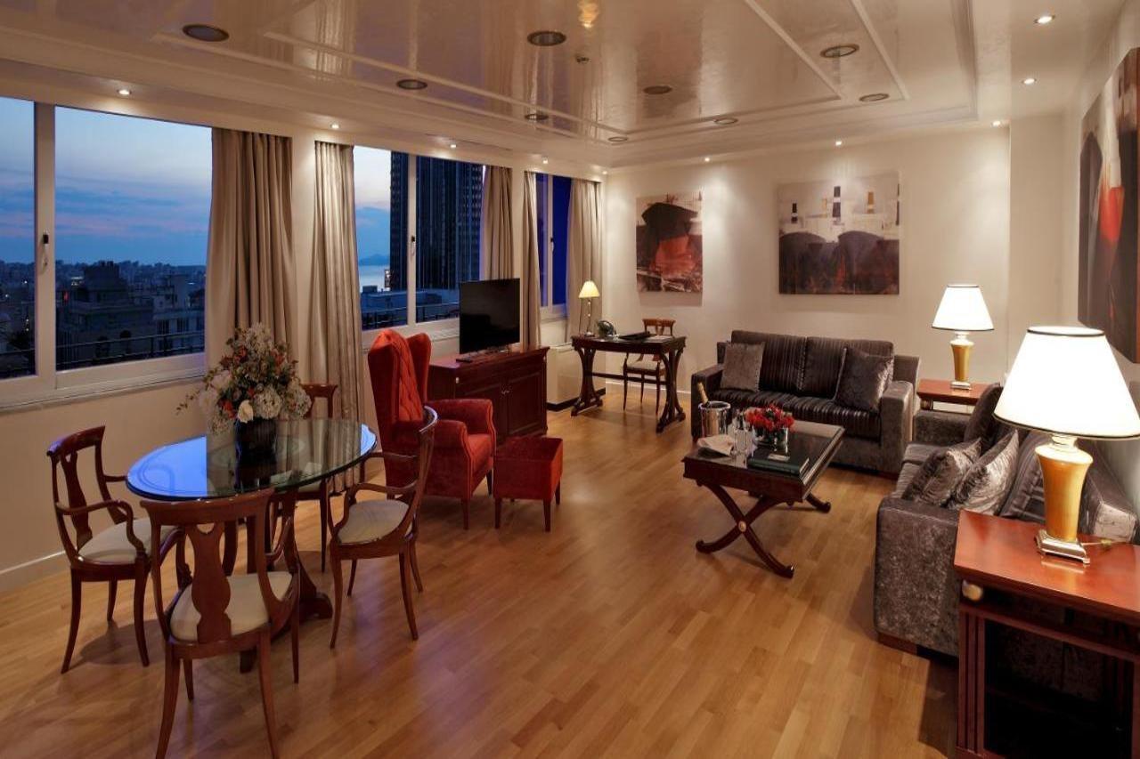 Piraeus Theoxenia Hotel Bagian luar foto A suite at the Hotel InterContinental Madrid