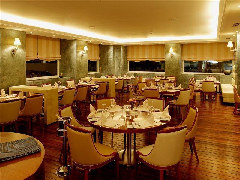 Piraeus Theoxenia Hotel Bagian luar foto The interior of the restaurant